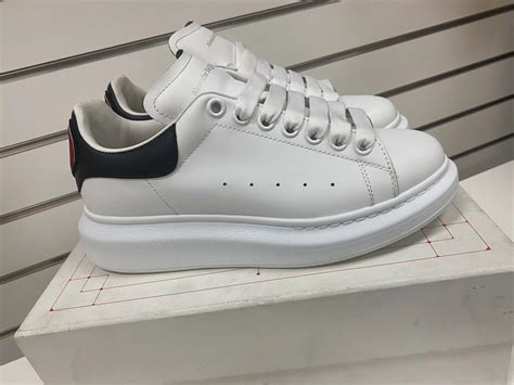 Scarpe alexander mcqueenChi non si informa adeguatamente in anticipo corre il rischio di ricevere scarpe alexander mcqueen che non hanno la funzione desiderata o sono realizzati con materiali di qualità inferiore. Se volete un prodotto che soddisfi al meglio le vostre aspettative, dovreste provare un scarpe alexander mcqueen.
  <p>Per i prodotti si possono trovare test online e confronti tra i prodotti.  I confronti tra i prodotti possono aiutare a confrontare le diverse funzioni o proprietà dei diversi prodotti. Di seguito, spieghiamo perché la ricerca è importante e di cosa si dovrebbe essere consapevoli quando si acquista un articolo.
</p>

<h2>Acquisto di Scarpe alexander mcqueen - criteri importanti</h2>

<p>Una lista di controllo può aiutarti a evitare di dover cercare informazioni sui prodotti su decine di siti web. Di seguito è riportato un esempio di una lista di controllo che può aiutarvi a trovare il prodotto giusto. Importanti criteri di acquisto includono, ad esempio:
</p><ul>
<li>Opinioni dei clienti</li>
<li>Confronti dei prezzi</li>
<li>Dettagli del prodotto</li>
<li>Termini e condizioni di consegna</li>
<li>Domande dei clienti e risposte dei marchi</li>
</ul>
<h2>Qual è l