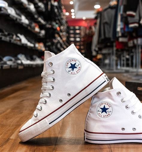 Scarpe allstarChi non si informa adeguatamente in anticipo corre il rischio di ricevere scarpe allstar che non hanno la funzione desiderata o sono realizzati con materiali di qualità inferiore. Se volete un prodotto che soddisfi al meglio le vostre aspettative, dovreste provare un scarpe allstar.
  <p>Per i prodotti si possono trovare test online e confronti tra i prodotti.  I confronti tra i prodotti possono aiutare a confrontare le diverse funzioni o proprietà dei diversi prodotti. Di seguito, spieghiamo perché la ricerca è importante e di cosa si dovrebbe essere consapevoli quando si acquista un articolo.
</p>

<h2>Acquisto di Scarpe allstar - criteri importanti</h2>

<p>Una lista di controllo può aiutarti a evitare di dover cercare informazioni sui prodotti su decine di siti web. Di seguito è riportato un esempio di una lista di controllo che può aiutarvi a trovare il prodotto giusto. Importanti criteri di acquisto includono, ad esempio:
</p><ul>
<li>Opinioni dei clienti</li>
<li>Confronti dei prezzi</li>
<li>Dettagli del prodotto</li>
<li>Termini e condizioni di consegna</li>
<li>Domande dei clienti e risposte dei marchi</li>
</ul>
<h2>Qual è l
