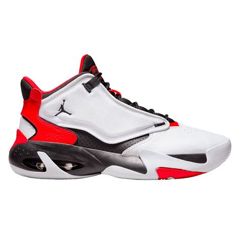 Scarpe basketChi non si informa adeguatamente in anticipo corre il rischio di ricevere scarpe basket che non hanno la funzione desiderata o sono realizzati con materiali di qualità inferiore. Se volete un prodotto che soddisfi al meglio le vostre aspettative, dovreste provare un scarpe basket.
  <p>Per i prodotti si possono trovare test online e confronti tra i prodotti.  I confronti tra i prodotti possono aiutare a confrontare le diverse funzioni o proprietà dei diversi prodotti. Di seguito, spieghiamo perché la ricerca è importante e di cosa si dovrebbe essere consapevoli quando si acquista un articolo.
</p>

<h2>Acquisto di Scarpe basket - criteri importanti</h2>

<p>Una lista di controllo può aiutarti a evitare di dover cercare informazioni sui prodotti su decine di siti web. Di seguito è riportato un esempio di una lista di controllo che può aiutarvi a trovare il prodotto giusto. Importanti criteri di acquisto includono, ad esempio:
</p><ul>
<li>Opinioni dei clienti</li>
<li>Confronti dei prezzi</li>
<li>Dettagli del prodotto</li>
<li>Termini e condizioni di consegna</li>
<li>Domande dei clienti e risposte dei marchi</li>
</ul>
<h2>Qual è l