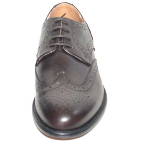 Scarpe classiche ingleseChi non si informa adeguatamente in anticipo corre il rischio di ricevere scarpe classiche inglese che non hanno la funzione desiderata o sono realizzati con materiali di qualità inferiore. Se volete un prodotto che soddisfi al meglio le vostre aspettative, dovreste provare un scarpe classiche inglese.
  <p>Per i prodotti si possono trovare test online e confronti tra i prodotti.  I confronti tra i prodotti possono aiutare a confrontare le diverse funzioni o proprietà dei diversi prodotti. Di seguito, spieghiamo perché la ricerca è importante e di cosa si dovrebbe essere consapevoli quando si acquista un articolo.
</p>

<h2>Acquisto di Scarpe classiche inglese - criteri importanti</h2>

<p>Una lista di controllo può aiutarti a evitare di dover cercare informazioni sui prodotti su decine di siti web. Di seguito è riportato un esempio di una lista di controllo che può aiutarvi a trovare il prodotto giusto. Importanti criteri di acquisto includono, ad esempio:
</p><ul>
<li>Opinioni dei clienti</li>
<li>Confronti dei prezzi</li>
<li>Dettagli del prodotto</li>
<li>Termini e condizioni di consegna</li>
<li>Domande dei clienti e risposte dei marchi</li>
</ul>
<h2>Qual è l