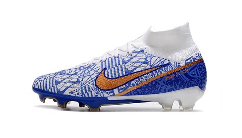 Scarpe cr7Chi non si informa adeguatamente in anticipo corre il rischio di ricevere scarpe cr7 che non hanno la funzione desiderata o sono realizzati con materiali di qualità inferiore. Se volete un prodotto che soddisfi al meglio le vostre aspettative, dovreste provare un scarpe cr7.
  <p>Per i prodotti si possono trovare test online e confronti tra i prodotti.  I confronti tra i prodotti possono aiutare a confrontare le diverse funzioni o proprietà dei diversi prodotti. Di seguito, spieghiamo perché la ricerca è importante e di cosa si dovrebbe essere consapevoli quando si acquista un articolo.
</p>

<h2>Acquisto di Scarpe cr7 - criteri importanti</h2>

<p>Una lista di controllo può aiutarti a evitare di dover cercare informazioni sui prodotti su decine di siti web. Di seguito è riportato un esempio di una lista di controllo che può aiutarvi a trovare il prodotto giusto. Importanti criteri di acquisto includono, ad esempio:
</p><ul>
<li>Opinioni dei clienti</li>
<li>Confronti dei prezzi</li>
<li>Dettagli del prodotto</li>
<li>Termini e condizioni di consegna</li>
<li>Domande dei clienti e risposte dei marchi</li>
</ul>
<h2>Qual è l