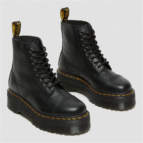 Scarpe donna drChi non si informa adeguatamente in anticipo corre il rischio di ricevere scarpe donna dr che non hanno la funzione desiderata o sono realizzati con materiali di qualità inferiore. Se volete un prodotto che soddisfi al meglio le vostre aspettative, dovreste provare un scarpe donna dr.
  <p>Per i prodotti si possono trovare test online e confronti tra i prodotti.  I confronti tra i prodotti possono aiutare a confrontare le diverse funzioni o proprietà dei diversi prodotti. Di seguito, spieghiamo perché la ricerca è importante e di cosa si dovrebbe essere consapevoli quando si acquista un articolo.
</p>

<h2>Acquisto di Scarpe donna dr - criteri importanti</h2>

<p>Una lista di controllo può aiutarti a evitare di dover cercare informazioni sui prodotti su decine di siti web. Di seguito è riportato un esempio di una lista di controllo che può aiutarvi a trovare il prodotto giusto. Importanti criteri di acquisto includono, ad esempio:
</p><ul>
<li>Opinioni dei clienti</li>
<li>Confronti dei prezzi</li>
<li>Dettagli del prodotto</li>
<li>Termini e condizioni di consegna</li>
<li>Domande dei clienti e risposte dei marchi</li>
</ul>
<h2>Qual è l