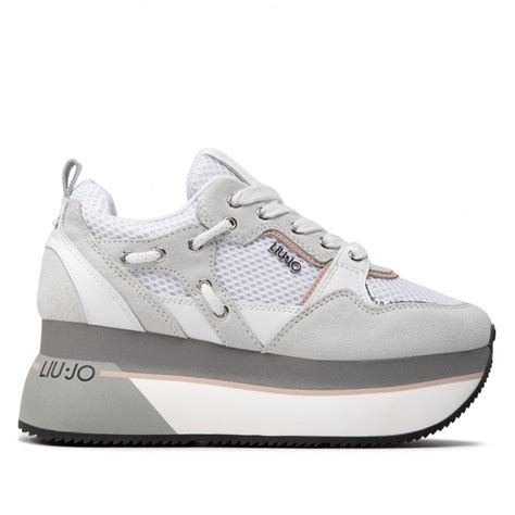 Scarpe donna superChi non si informa adeguatamente in anticipo corre il rischio di ricevere scarpe donna super che non hanno la funzione desiderata o sono realizzati con materiali di qualità inferiore. Se volete un prodotto che soddisfi al meglio le vostre aspettative, dovreste provare un scarpe donna super.
  <p>Per i prodotti si possono trovare test online e confronti tra i prodotti.  I confronti tra i prodotti possono aiutare a confrontare le diverse funzioni o proprietà dei diversi prodotti. Di seguito, spieghiamo perché la ricerca è importante e di cosa si dovrebbe essere consapevoli quando si acquista un articolo.
</p>

<h2>Acquisto di Scarpe donna super - criteri importanti</h2>

<p>Una lista di controllo può aiutarti a evitare di dover cercare informazioni sui prodotti su decine di siti web. Di seguito è riportato un esempio di una lista di controllo che può aiutarvi a trovare il prodotto giusto. Importanti criteri di acquisto includono, ad esempio:
</p><ul>
<li>Opinioni dei clienti</li>
<li>Confronti dei prezzi</li>
<li>Dettagli del prodotto</li>
<li>Termini e condizioni di consegna</li>
<li>Domande dei clienti e risposte dei marchi</li>
</ul>
<h2>Qual è l
