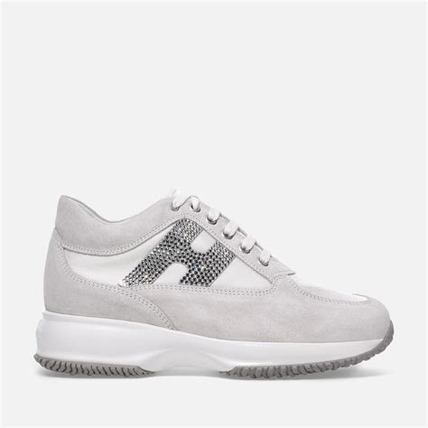 Scarpe hoganChi non si informa adeguatamente in anticipo corre il rischio di ricevere scarpe hogan che non hanno la funzione desiderata o sono realizzati con materiali di qualità inferiore. Se volete un prodotto che soddisfi al meglio le vostre aspettative, dovreste provare un scarpe hogan.
  <p>Per i prodotti si possono trovare test online e confronti tra i prodotti.  I confronti tra i prodotti possono aiutare a confrontare le diverse funzioni o proprietà dei diversi prodotti. Di seguito, spieghiamo perché la ricerca è importante e di cosa si dovrebbe essere consapevoli quando si acquista un articolo.
</p>

<h2>Acquisto di Scarpe hogan - criteri importanti</h2>

<p>Una lista di controllo può aiutarti a evitare di dover cercare informazioni sui prodotti su decine di siti web. Di seguito è riportato un esempio di una lista di controllo che può aiutarvi a trovare il prodotto giusto. Importanti criteri di acquisto includono, ad esempio:
</p><ul>
<li>Opinioni dei clienti</li>
<li>Confronti dei prezzi</li>
<li>Dettagli del prodotto</li>
<li>Termini e condizioni di consegna</li>
<li>Domande dei clienti e risposte dei marchi</li>
</ul>
<h2>Qual è l