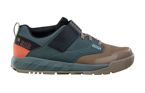Scarpe mtb ionChi non si informa adeguatamente in anticipo corre il rischio di ricevere scarpe mtb ion che non hanno la funzione desiderata o sono realizzati con materiali di qualità inferiore. Se volete un prodotto che soddisfi al meglio le vostre aspettative, dovreste provare un scarpe mtb ion.
  <p>Per i prodotti si possono trovare test online e confronti tra i prodotti.  I confronti tra i prodotti possono aiutare a confrontare le diverse funzioni o proprietà dei diversi prodotti. Di seguito, spieghiamo perché la ricerca è importante e di cosa si dovrebbe essere consapevoli quando si acquista un articolo.
</p>

<h2>Acquisto di Scarpe mtb ion - criteri importanti</h2>

<p>Una lista di controllo può aiutarti a evitare di dover cercare informazioni sui prodotti su decine di siti web. Di seguito è riportato un esempio di una lista di controllo che può aiutarvi a trovare il prodotto giusto. Importanti criteri di acquisto includono, ad esempio:
</p><ul>
<li>Opinioni dei clienti</li>
<li>Confronti dei prezzi</li>
<li>Dettagli del prodotto</li>
<li>Termini e condizioni di consegna</li>
<li>Domande dei clienti e risposte dei marchi</li>
</ul>
<h2>Qual è l