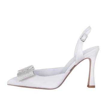Scarpe sposa strassChi non si informa adeguatamente in anticipo corre il rischio di ricevere scarpe sposa strass che non hanno la funzione desiderata o sono realizzati con materiali di qualità inferiore. Se volete un prodotto che soddisfi al meglio le vostre aspettative, dovreste provare un scarpe sposa strass.
  <p>Per i prodotti si possono trovare test online e confronti tra i prodotti.  I confronti tra i prodotti possono aiutare a confrontare le diverse funzioni o proprietà dei diversi prodotti. Di seguito, spieghiamo perché la ricerca è importante e di cosa si dovrebbe essere consapevoli quando si acquista un articolo.
</p>

<h2>Acquisto di Scarpe sposa strass - criteri importanti</h2>

<p>Una lista di controllo può aiutarti a evitare di dover cercare informazioni sui prodotti su decine di siti web. Di seguito è riportato un esempio di una lista di controllo che può aiutarvi a trovare il prodotto giusto. Importanti criteri di acquisto includono, ad esempio:
</p><ul>
<li>Opinioni dei clienti</li>
<li>Confronti dei prezzi</li>
<li>Dettagli del prodotto</li>
<li>Termini e condizioni di consegna</li>
<li>Domande dei clienti e risposte dei marchi</li>
</ul>
<h2>Qual è l