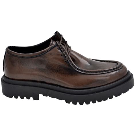 Scarpe uomo veraChi non si informa adeguatamente in anticipo corre il rischio di ricevere scarpe uomo vera che non hanno la funzione desiderata o sono realizzati con materiali di qualità inferiore. Se volete un prodotto che soddisfi al meglio le vostre aspettative, dovreste provare un scarpe uomo vera.
  <p>Per i prodotti si possono trovare test online e confronti tra i prodotti.  I confronti tra i prodotti possono aiutare a confrontare le diverse funzioni o proprietà dei diversi prodotti. Di seguito, spieghiamo perché la ricerca è importante e di cosa si dovrebbe essere consapevoli quando si acquista un articolo.
</p>

<h2>Acquisto di Scarpe uomo vera - criteri importanti</h2>

<p>Una lista di controllo può aiutarti a evitare di dover cercare informazioni sui prodotti su decine di siti web. Di seguito è riportato un esempio di una lista di controllo che può aiutarvi a trovare il prodotto giusto. Importanti criteri di acquisto includono, ad esempio:
</p><ul>
<li>Opinioni dei clienti</li>
<li>Confronti dei prezzi</li>
<li>Dettagli del prodotto</li>
<li>Termini e condizioni di consegna</li>
<li>Domande dei clienti e risposte dei marchi</li>
</ul>
<h2>Qual è l