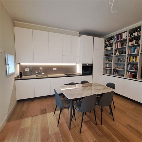 Se cucina altaChi non si informa adeguatamente in anticipo corre il rischio di ricevere se cucina alta che non hanno la funzione desiderata o sono realizzati con materiali di qualità inferiore. Se volete un prodotto che soddisfi al meglio le vostre aspettative, dovreste provare un se cucina alta.
  <p>Per i prodotti si possono trovare test online e confronti tra i prodotti.  I confronti tra i prodotti possono aiutare a confrontare le diverse funzioni o proprietà dei diversi prodotti. Di seguito, spieghiamo perché la ricerca è importante e di cosa si dovrebbe essere consapevoli quando si acquista un articolo.
</p>

<h2>Acquisto di Se cucina alta - criteri importanti</h2>

<p>Una lista di controllo può aiutarti a evitare di dover cercare informazioni sui prodotti su decine di siti web. Di seguito è riportato un esempio di una lista di controllo che può aiutarvi a trovare il prodotto giusto. Importanti criteri di acquisto includono, ad esempio:
</p><ul>
<li>Opinioni dei clienti</li>
<li>Confronti dei prezzi</li>
<li>Dettagli del prodotto</li>
<li>Termini e condizioni di consegna</li>
<li>Domande dei clienti e risposte dei marchi</li>
</ul>
<h2>Qual è l