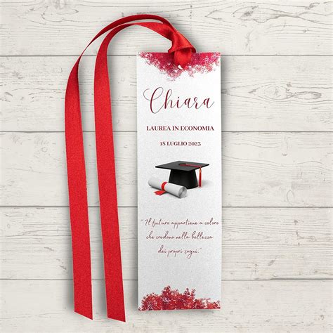Segnaposto laureaChi non si informa adeguatamente in anticipo corre il rischio di ricevere segnaposto laurea che non hanno la funzione desiderata o sono realizzati con materiali di qualità inferiore. Se volete un prodotto che soddisfi al meglio le vostre aspettative, dovreste provare un segnaposto laurea.
  <p>Per i prodotti si possono trovare test online e confronti tra i prodotti.  I confronti tra i prodotti possono aiutare a confrontare le diverse funzioni o proprietà dei diversi prodotti. Di seguito, spieghiamo perché la ricerca è importante e di cosa si dovrebbe essere consapevoli quando si acquista un articolo.
</p>

<h2>Acquisto di Segnaposto laurea - criteri importanti</h2>

<p>Una lista di controllo può aiutarti a evitare di dover cercare informazioni sui prodotti su decine di siti web. Di seguito è riportato un esempio di una lista di controllo che può aiutarvi a trovare il prodotto giusto. Importanti criteri di acquisto includono, ad esempio:
</p><ul>
<li>Opinioni dei clienti</li>
<li>Confronti dei prezzi</li>
<li>Dettagli del prodotto</li>
<li>Termini e condizioni di consegna</li>
<li>Domande dei clienti e risposte dei marchi</li>
</ul>
<h2>Qual è l
