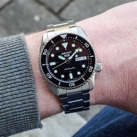 Seiko skxChi non si informa adeguatamente in anticipo corre il rischio di ricevere seiko skx che non hanno la funzione desiderata o sono realizzati con materiali di qualità inferiore. Se volete un prodotto che soddisfi al meglio le vostre aspettative, dovreste provare un seiko skx.
  <p>Per i prodotti si possono trovare test online e confronti tra i prodotti.  I confronti tra i prodotti possono aiutare a confrontare le diverse funzioni o proprietà dei diversi prodotti. Di seguito, spieghiamo perché la ricerca è importante e di cosa si dovrebbe essere consapevoli quando si acquista un articolo.
</p>

<h2>Acquisto di Seiko skx - criteri importanti</h2>

<p>Una lista di controllo può aiutarti a evitare di dover cercare informazioni sui prodotti su decine di siti web. Di seguito è riportato un esempio di una lista di controllo che può aiutarvi a trovare il prodotto giusto. Importanti criteri di acquisto includono, ad esempio:
</p><ul>
<li>Opinioni dei clienti</li>
<li>Confronti dei prezzi</li>
<li>Dettagli del prodotto</li>
<li>Termini e condizioni di consegna</li>
<li>Domande dei clienti e risposte dei marchi</li>
</ul>
<h2>Qual è l