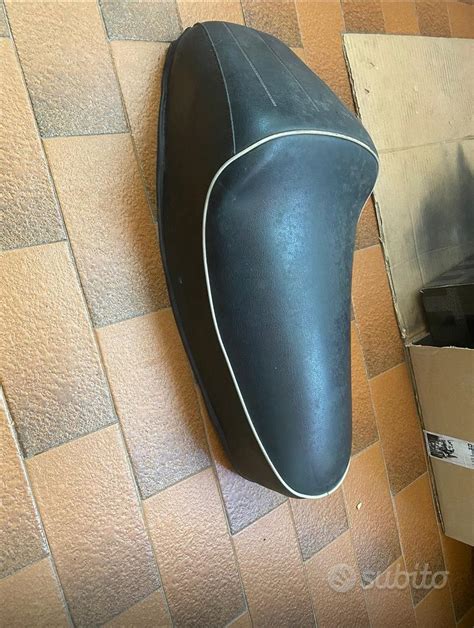 Sella originale vespaChi non si informa adeguatamente in anticipo corre il rischio di ricevere sella originale vespa che non hanno la funzione desiderata o sono realizzati con materiali di qualità inferiore. Se volete un prodotto che soddisfi al meglio le vostre aspettative, dovreste provare un sella originale vespa.
  <p>Per i prodotti si possono trovare test online e confronti tra i prodotti.  I confronti tra i prodotti possono aiutare a confrontare le diverse funzioni o proprietà dei diversi prodotti. Di seguito, spieghiamo perché la ricerca è importante e di cosa si dovrebbe essere consapevoli quando si acquista un articolo.
</p>

<h2>Acquisto di Sella originale vespa - criteri importanti</h2>

<p>Una lista di controllo può aiutarti a evitare di dover cercare informazioni sui prodotti su decine di siti web. Di seguito è riportato un esempio di una lista di controllo che può aiutarvi a trovare il prodotto giusto. Importanti criteri di acquisto includono, ad esempio:
</p><ul>
<li>Opinioni dei clienti</li>
<li>Confronti dei prezzi</li>
<li>Dettagli del prodotto</li>
<li>Termini e condizioni di consegna</li>
<li>Domande dei clienti e risposte dei marchi</li>
</ul>
<h2>Qual è l