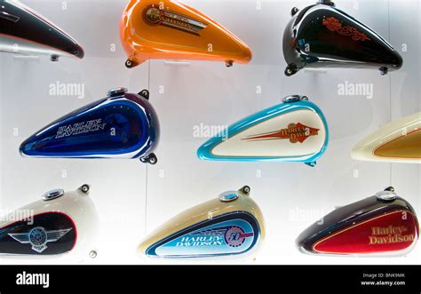 Serbatoi harley davidsonChi non si informa adeguatamente in anticipo corre il rischio di ricevere serbatoi harley davidson che non hanno la funzione desiderata o sono realizzati con materiali di qualità inferiore. Se volete un prodotto che soddisfi al meglio le vostre aspettative, dovreste provare un serbatoi harley davidson.
  <p>Per i prodotti si possono trovare test online e confronti tra i prodotti.  I confronti tra i prodotti possono aiutare a confrontare le diverse funzioni o proprietà dei diversi prodotti. Di seguito, spieghiamo perché la ricerca è importante e di cosa si dovrebbe essere consapevoli quando si acquista un articolo.
</p>

<h2>Acquisto di Serbatoi harley davidson - criteri importanti</h2>

<p>Una lista di controllo può aiutarti a evitare di dover cercare informazioni sui prodotti su decine di siti web. Di seguito è riportato un esempio di una lista di controllo che può aiutarvi a trovare il prodotto giusto. Importanti criteri di acquisto includono, ad esempio:
</p><ul>
<li>Opinioni dei clienti</li>
<li>Confronti dei prezzi</li>
<li>Dettagli del prodotto</li>
<li>Termini e condizioni di consegna</li>
<li>Domande dei clienti e risposte dei marchi</li>
</ul>
<h2>Qual è l