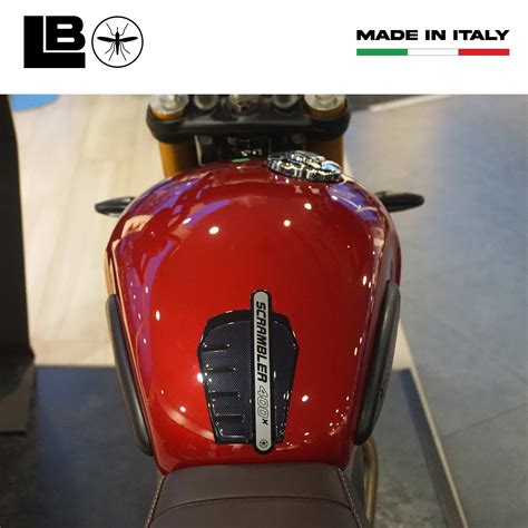 Serbatoio motoChi non si informa adeguatamente in anticipo corre il rischio di ricevere serbatoio moto che non hanno la funzione desiderata o sono realizzati con materiali di qualità inferiore. Se volete un prodotto che soddisfi al meglio le vostre aspettative, dovreste provare un serbatoio moto.
  <p>Per i prodotti si possono trovare test online e confronti tra i prodotti.  I confronti tra i prodotti possono aiutare a confrontare le diverse funzioni o proprietà dei diversi prodotti. Di seguito, spieghiamo perché la ricerca è importante e di cosa si dovrebbe essere consapevoli quando si acquista un articolo.
</p>

<h2>Acquisto di Serbatoio moto - criteri importanti</h2>

<p>Una lista di controllo può aiutarti a evitare di dover cercare informazioni sui prodotti su decine di siti web. Di seguito è riportato un esempio di una lista di controllo che può aiutarvi a trovare il prodotto giusto. Importanti criteri di acquisto includono, ad esempio:
</p><ul>
<li>Opinioni dei clienti</li>
<li>Confronti dei prezzi</li>
<li>Dettagli del prodotto</li>
<li>Termini e condizioni di consegna</li>
<li>Domande dei clienti e risposte dei marchi</li>
</ul>
<h2>Qual è l