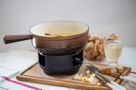 Set fondutaChi non si informa adeguatamente in anticipo corre il rischio di ricevere set fonduta che non hanno la funzione desiderata o sono realizzati con materiali di qualità inferiore. Se volete un prodotto che soddisfi al meglio le vostre aspettative, dovreste provare un set fonduta.
  <p>Per i prodotti si possono trovare test online e confronti tra i prodotti.  I confronti tra i prodotti possono aiutare a confrontare le diverse funzioni o proprietà dei diversi prodotti. Di seguito, spieghiamo perché la ricerca è importante e di cosa si dovrebbe essere consapevoli quando si acquista un articolo.
</p>

<h2>Acquisto di Set fonduta - criteri importanti</h2>

<p>Una lista di controllo può aiutarti a evitare di dover cercare informazioni sui prodotti su decine di siti web. Di seguito è riportato un esempio di una lista di controllo che può aiutarvi a trovare il prodotto giusto. Importanti criteri di acquisto includono, ad esempio:
</p><ul>
<li>Opinioni dei clienti</li>
<li>Confronti dei prezzi</li>
<li>Dettagli del prodotto</li>
<li>Termini e condizioni di consegna</li>
<li>Domande dei clienti e risposte dei marchi</li>
</ul>
<h2>Qual è l