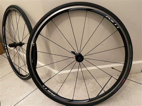 Shimano rs11Chi non si informa adeguatamente in anticipo corre il rischio di ricevere shimano rs11 che non hanno la funzione desiderata o sono realizzati con materiali di qualità inferiore. Se volete un prodotto che soddisfi al meglio le vostre aspettative, dovreste provare un shimano rs11.
  <p>Per i prodotti si possono trovare test online e confronti tra i prodotti.  I confronti tra i prodotti possono aiutare a confrontare le diverse funzioni o proprietà dei diversi prodotti. Di seguito, spieghiamo perché la ricerca è importante e di cosa si dovrebbe essere consapevoli quando si acquista un articolo.
</p>

<h2>Acquisto di Shimano rs11 - criteri importanti</h2>

<p>Una lista di controllo può aiutarti a evitare di dover cercare informazioni sui prodotti su decine di siti web. Di seguito è riportato un esempio di una lista di controllo che può aiutarvi a trovare il prodotto giusto. Importanti criteri di acquisto includono, ad esempio:
</p><ul>
<li>Opinioni dei clienti</li>
<li>Confronti dei prezzi</li>
<li>Dettagli del prodotto</li>
<li>Termini e condizioni di consegna</li>
<li>Domande dei clienti e risposte dei marchi</li>
</ul>
<h2>Qual è l