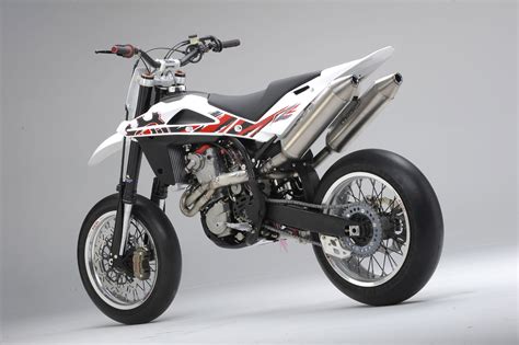 Smr 510Chi non si informa adeguatamente in anticipo corre il rischio di ricevere smr 510 che non hanno la funzione desiderata o sono realizzati con materiali di qualità inferiore. Se volete un prodotto che soddisfi al meglio le vostre aspettative, dovreste provare un smr 510.
  <p>Per i prodotti si possono trovare test online e confronti tra i prodotti.  I confronti tra i prodotti possono aiutare a confrontare le diverse funzioni o proprietà dei diversi prodotti. Di seguito, spieghiamo perché la ricerca è importante e di cosa si dovrebbe essere consapevoli quando si acquista un articolo.
</p>

<h2>Acquisto di Smr 510 - criteri importanti</h2>

<p>Una lista di controllo può aiutarti a evitare di dover cercare informazioni sui prodotti su decine di siti web. Di seguito è riportato un esempio di una lista di controllo che può aiutarvi a trovare il prodotto giusto. Importanti criteri di acquisto includono, ad esempio:
</p><ul>
<li>Opinioni dei clienti</li>
<li>Confronti dei prezzi</li>
<li>Dettagli del prodotto</li>
<li>Termini e condizioni di consegna</li>
<li>Domande dei clienti e risposte dei marchi</li>
</ul>
<h2>Qual è l