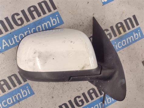 Specchietto micraChi non si informa adeguatamente in anticipo corre il rischio di ricevere specchietto micra che non hanno la funzione desiderata o sono realizzati con materiali di qualità inferiore. Se volete un prodotto che soddisfi al meglio le vostre aspettative, dovreste provare un specchietto micra.
  <p>Per i prodotti si possono trovare test online e confronti tra i prodotti.  I confronti tra i prodotti possono aiutare a confrontare le diverse funzioni o proprietà dei diversi prodotti. Di seguito, spieghiamo perché la ricerca è importante e di cosa si dovrebbe essere consapevoli quando si acquista un articolo.
</p>

<h2>Acquisto di Specchietto micra - criteri importanti</h2>

<p>Una lista di controllo può aiutarti a evitare di dover cercare informazioni sui prodotti su decine di siti web. Di seguito è riportato un esempio di una lista di controllo che può aiutarvi a trovare il prodotto giusto. Importanti criteri di acquisto includono, ad esempio:
</p><ul>
<li>Opinioni dei clienti</li>
<li>Confronti dei prezzi</li>
<li>Dettagli del prodotto</li>
<li>Termini e condizioni di consegna</li>
<li>Domande dei clienti e risposte dei marchi</li>
</ul>
<h2>Qual è l