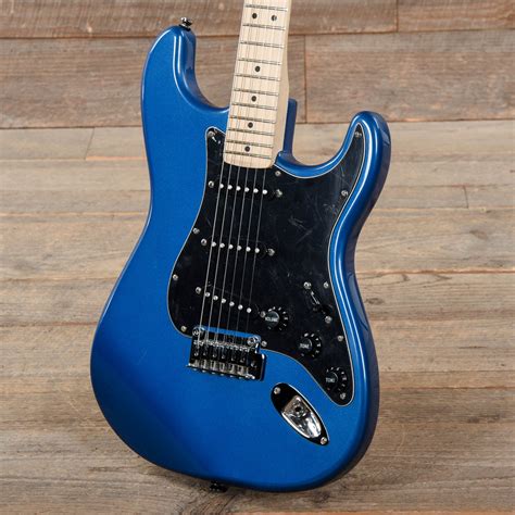 Squier stratocaster affinityChi non si informa adeguatamente in anticipo corre il rischio di ricevere squier stratocaster affinity che non hanno la funzione desiderata o sono realizzati con materiali di qualità inferiore. Se volete un prodotto che soddisfi al meglio le vostre aspettative, dovreste provare un squier stratocaster affinity.
  <p>Per i prodotti si possono trovare test online e confronti tra i prodotti.  I confronti tra i prodotti possono aiutare a confrontare le diverse funzioni o proprietà dei diversi prodotti. Di seguito, spieghiamo perché la ricerca è importante e di cosa si dovrebbe essere consapevoli quando si acquista un articolo.
</p>

<h2>Acquisto di Squier stratocaster affinity - criteri importanti</h2>

<p>Una lista di controllo può aiutarti a evitare di dover cercare informazioni sui prodotti su decine di siti web. Di seguito è riportato un esempio di una lista di controllo che può aiutarvi a trovare il prodotto giusto. Importanti criteri di acquisto includono, ad esempio:
</p><ul>
<li>Opinioni dei clienti</li>
<li>Confronti dei prezzi</li>
<li>Dettagli del prodotto</li>
<li>Termini e condizioni di consegna</li>
<li>Domande dei clienti e risposte dei marchi</li>
</ul>
<h2>Qual è l