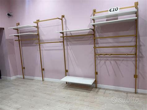 Stender negozioChi non si informa adeguatamente in anticipo corre il rischio di ricevere stender negozio che non hanno la funzione desiderata o sono realizzati con materiali di qualità inferiore. Se volete un prodotto che soddisfi al meglio le vostre aspettative, dovreste provare un stender negozio.
  <p>Per i prodotti si possono trovare test online e confronti tra i prodotti.  I confronti tra i prodotti possono aiutare a confrontare le diverse funzioni o proprietà dei diversi prodotti. Di seguito, spieghiamo perché la ricerca è importante e di cosa si dovrebbe essere consapevoli quando si acquista un articolo.
</p>

<h2>Acquisto di Stender negozio - criteri importanti</h2>

<p>Una lista di controllo può aiutarti a evitare di dover cercare informazioni sui prodotti su decine di siti web. Di seguito è riportato un esempio di una lista di controllo che può aiutarvi a trovare il prodotto giusto. Importanti criteri di acquisto includono, ad esempio:
</p><ul>
<li>Opinioni dei clienti</li>
<li>Confronti dei prezzi</li>
<li>Dettagli del prodotto</li>
<li>Termini e condizioni di consegna</li>
<li>Domande dei clienti e risposte dei marchi</li>
</ul>
<h2>Qual è l