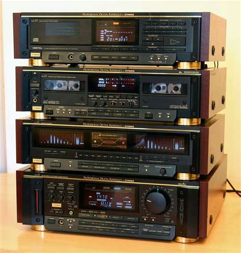 Stereo hi fiChi non si informa adeguatamente in anticipo corre il rischio di ricevere stereo hi fi che non hanno la funzione desiderata o sono realizzati con materiali di qualità inferiore. Se volete un prodotto che soddisfi al meglio le vostre aspettative, dovreste provare un stereo hi fi.
  <p>Per i prodotti si possono trovare test online e confronti tra i prodotti.  I confronti tra i prodotti possono aiutare a confrontare le diverse funzioni o proprietà dei diversi prodotti. Di seguito, spieghiamo perché la ricerca è importante e di cosa si dovrebbe essere consapevoli quando si acquista un articolo.
</p>

<h2>Acquisto di Stereo hi fi - criteri importanti</h2>

<p>Una lista di controllo può aiutarti a evitare di dover cercare informazioni sui prodotti su decine di siti web. Di seguito è riportato un esempio di una lista di controllo che può aiutarvi a trovare il prodotto giusto. Importanti criteri di acquisto includono, ad esempio:
</p><ul>
<li>Opinioni dei clienti</li>
<li>Confronti dei prezzi</li>
<li>Dettagli del prodotto</li>
<li>Termini e condizioni di consegna</li>
<li>Domande dei clienti e risposte dei marchi</li>
</ul>
<h2>Qual è l