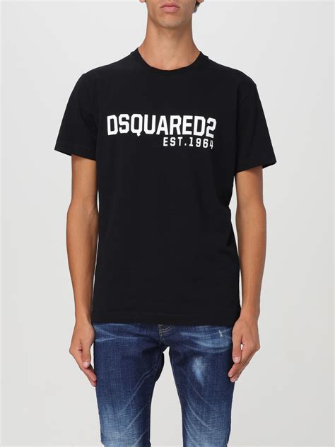 T shirt dsquared2Chi non si informa adeguatamente in anticipo corre il rischio di ricevere t shirt dsquared2 che non hanno la funzione desiderata o sono realizzati con materiali di qualità inferiore. Se volete un prodotto che soddisfi al meglio le vostre aspettative, dovreste provare un t shirt dsquared2.
  <p>Per i prodotti si possono trovare test online e confronti tra i prodotti.  I confronti tra i prodotti possono aiutare a confrontare le diverse funzioni o proprietà dei diversi prodotti. Di seguito, spieghiamo perché la ricerca è importante e di cosa si dovrebbe essere consapevoli quando si acquista un articolo.
</p>

<h2>Acquisto di T shirt dsquared2 - criteri importanti</h2>

<p>Una lista di controllo può aiutarti a evitare di dover cercare informazioni sui prodotti su decine di siti web. Di seguito è riportato un esempio di una lista di controllo che può aiutarvi a trovare il prodotto giusto. Importanti criteri di acquisto includono, ad esempio:
</p><ul>
<li>Opinioni dei clienti</li>
<li>Confronti dei prezzi</li>
<li>Dettagli del prodotto</li>
<li>Termini e condizioni di consegna</li>
<li>Domande dei clienti e risposte dei marchi</li>
</ul>
<h2>Qual è l