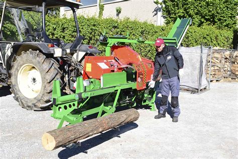 Taglia spaccaChi non si informa adeguatamente in anticipo corre il rischio di ricevere taglia spacca che non hanno la funzione desiderata o sono realizzati con materiali di qualità inferiore. Se volete un prodotto che soddisfi al meglio le vostre aspettative, dovreste provare un taglia spacca.
  <p>Per i prodotti si possono trovare test online e confronti tra i prodotti.  I confronti tra i prodotti possono aiutare a confrontare le diverse funzioni o proprietà dei diversi prodotti. Di seguito, spieghiamo perché la ricerca è importante e di cosa si dovrebbe essere consapevoli quando si acquista un articolo.
</p>

<h2>Acquisto di Taglia spacca - criteri importanti</h2>

<p>Una lista di controllo può aiutarti a evitare di dover cercare informazioni sui prodotti su decine di siti web. Di seguito è riportato un esempio di una lista di controllo che può aiutarvi a trovare il prodotto giusto. Importanti criteri di acquisto includono, ad esempio:
</p><ul>
<li>Opinioni dei clienti</li>
<li>Confronti dei prezzi</li>
<li>Dettagli del prodotto</li>
<li>Termini e condizioni di consegna</li>
<li>Domande dei clienti e risposte dei marchi</li>
</ul>
<h2>Qual è l