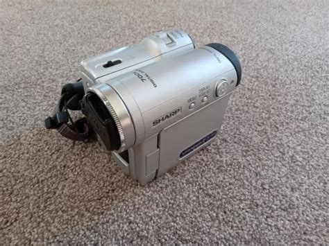 Telecamera sharpChi non si informa adeguatamente in anticipo corre il rischio di ricevere telecamera sharp che non hanno la funzione desiderata o sono realizzati con materiali di qualità inferiore. Se volete un prodotto che soddisfi al meglio le vostre aspettative, dovreste provare un telecamera sharp.
  <p>Per i prodotti si possono trovare test online e confronti tra i prodotti.  I confronti tra i prodotti possono aiutare a confrontare le diverse funzioni o proprietà dei diversi prodotti. Di seguito, spieghiamo perché la ricerca è importante e di cosa si dovrebbe essere consapevoli quando si acquista un articolo.
</p>

<h2>Acquisto di Telecamera sharp - criteri importanti</h2>

<p>Una lista di controllo può aiutarti a evitare di dover cercare informazioni sui prodotti su decine di siti web. Di seguito è riportato un esempio di una lista di controllo che può aiutarvi a trovare il prodotto giusto. Importanti criteri di acquisto includono, ad esempio:
</p><ul>
<li>Opinioni dei clienti</li>
<li>Confronti dei prezzi</li>
<li>Dettagli del prodotto</li>
<li>Termini e condizioni di consegna</li>
<li>Domande dei clienti e risposte dei marchi</li>
</ul>
<h2>Qual è l