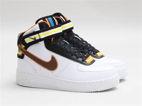Tisci nikeChi non si informa adeguatamente in anticipo corre il rischio di ricevere tisci nike che non hanno la funzione desiderata o sono realizzati con materiali di qualità inferiore. Se volete un prodotto che soddisfi al meglio le vostre aspettative, dovreste provare un tisci nike.
  <p>Per i prodotti si possono trovare test online e confronti tra i prodotti.  I confronti tra i prodotti possono aiutare a confrontare le diverse funzioni o proprietà dei diversi prodotti. Di seguito, spieghiamo perché la ricerca è importante e di cosa si dovrebbe essere consapevoli quando si acquista un articolo.
</p>

<h2>Acquisto di Tisci nike - criteri importanti</h2>

<p>Una lista di controllo può aiutarti a evitare di dover cercare informazioni sui prodotti su decine di siti web. Di seguito è riportato un esempio di una lista di controllo che può aiutarvi a trovare il prodotto giusto. Importanti criteri di acquisto includono, ad esempio:
</p><ul>
<li>Opinioni dei clienti</li>
<li>Confronti dei prezzi</li>
<li>Dettagli del prodotto</li>
<li>Termini e condizioni di consegna</li>
<li>Domande dei clienti e risposte dei marchi</li>
</ul>
<h2>Qual è l