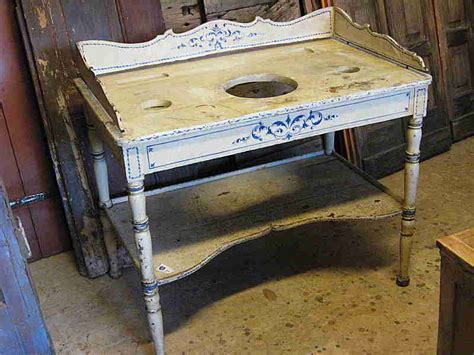 Toilette anticaChi non si informa adeguatamente in anticipo corre il rischio di ricevere toilette antica che non hanno la funzione desiderata o sono realizzati con materiali di qualità inferiore. Se volete un prodotto che soddisfi al meglio le vostre aspettative, dovreste provare un toilette antica.
  <p>Per i prodotti si possono trovare test online e confronti tra i prodotti.  I confronti tra i prodotti possono aiutare a confrontare le diverse funzioni o proprietà dei diversi prodotti. Di seguito, spieghiamo perché la ricerca è importante e di cosa si dovrebbe essere consapevoli quando si acquista un articolo.
</p>

<h2>Acquisto di Toilette antica - criteri importanti</h2>

<p>Una lista di controllo può aiutarti a evitare di dover cercare informazioni sui prodotti su decine di siti web. Di seguito è riportato un esempio di una lista di controllo che può aiutarvi a trovare il prodotto giusto. Importanti criteri di acquisto includono, ad esempio:
</p><ul>
<li>Opinioni dei clienti</li>
<li>Confronti dei prezzi</li>
<li>Dettagli del prodotto</li>
<li>Termini e condizioni di consegna</li>
<li>Domande dei clienti e risposte dei marchi</li>
</ul>
<h2>Qual è l