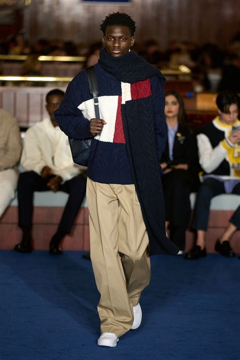 Tommy hilfigerChi non si informa adeguatamente in anticipo corre il rischio di ricevere tommy hilfiger che non hanno la funzione desiderata o sono realizzati con materiali di qualità inferiore. Se volete un prodotto che soddisfi al meglio le vostre aspettative, dovreste provare un tommy hilfiger.
  <p>Per i prodotti si possono trovare test online e confronti tra i prodotti.  I confronti tra i prodotti possono aiutare a confrontare le diverse funzioni o proprietà dei diversi prodotti. Di seguito, spieghiamo perché la ricerca è importante e di cosa si dovrebbe essere consapevoli quando si acquista un articolo.
</p>

<h2>Acquisto di Tommy hilfiger - criteri importanti</h2>

<p>Una lista di controllo può aiutarti a evitare di dover cercare informazioni sui prodotti su decine di siti web. Di seguito è riportato un esempio di una lista di controllo che può aiutarvi a trovare il prodotto giusto. Importanti criteri di acquisto includono, ad esempio:
</p><ul>
<li>Opinioni dei clienti</li>
<li>Confronti dei prezzi</li>
<li>Dettagli del prodotto</li>
<li>Termini e condizioni di consegna</li>
<li>Domande dei clienti e risposte dei marchi</li>
</ul>
<h2>Qual è l