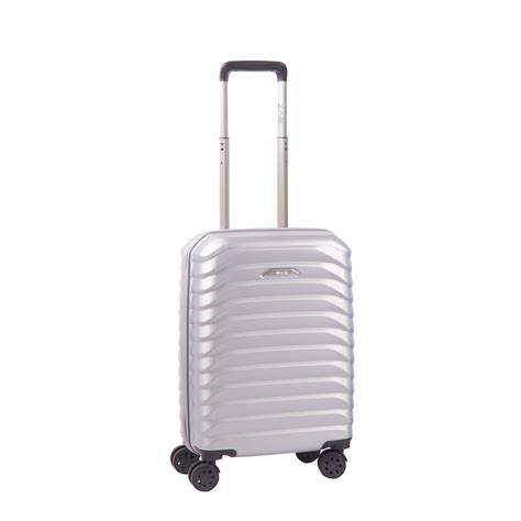Trolley rigido ravizzoniChi non si informa adeguatamente in anticipo corre il rischio di ricevere trolley rigido ravizzoni che non hanno la funzione desiderata o sono realizzati con materiali di qualità inferiore. Se volete un prodotto che soddisfi al meglio le vostre aspettative, dovreste provare un trolley rigido ravizzoni.
  <p>Per i prodotti si possono trovare test online e confronti tra i prodotti.  I confronti tra i prodotti possono aiutare a confrontare le diverse funzioni o proprietà dei diversi prodotti. Di seguito, spieghiamo perché la ricerca è importante e di cosa si dovrebbe essere consapevoli quando si acquista un articolo.
</p>

<h2>Acquisto di Trolley rigido ravizzoni - criteri importanti</h2>

<p>Una lista di controllo può aiutarti a evitare di dover cercare informazioni sui prodotti su decine di siti web. Di seguito è riportato un esempio di una lista di controllo che può aiutarvi a trovare il prodotto giusto. Importanti criteri di acquisto includono, ad esempio:
</p><ul>
<li>Opinioni dei clienti</li>
<li>Confronti dei prezzi</li>
<li>Dettagli del prodotto</li>
<li>Termini e condizioni di consegna</li>
<li>Domande dei clienti e risposte dei marchi</li>
</ul>
<h2>Qual è l