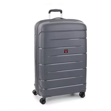 Trolley roncato 4rChi non si informa adeguatamente in anticipo corre il rischio di ricevere trolley roncato 4r che non hanno la funzione desiderata o sono realizzati con materiali di qualità inferiore. Se volete un prodotto che soddisfi al meglio le vostre aspettative, dovreste provare un trolley roncato 4r.
  <p>Per i prodotti si possono trovare test online e confronti tra i prodotti.  I confronti tra i prodotti possono aiutare a confrontare le diverse funzioni o proprietà dei diversi prodotti. Di seguito, spieghiamo perché la ricerca è importante e di cosa si dovrebbe essere consapevoli quando si acquista un articolo.
</p>

<h2>Acquisto di Trolley roncato 4r - criteri importanti</h2>

<p>Una lista di controllo può aiutarti a evitare di dover cercare informazioni sui prodotti su decine di siti web. Di seguito è riportato un esempio di una lista di controllo che può aiutarvi a trovare il prodotto giusto. Importanti criteri di acquisto includono, ad esempio:
</p><ul>
<li>Opinioni dei clienti</li>
<li>Confronti dei prezzi</li>
<li>Dettagli del prodotto</li>
<li>Termini e condizioni di consegna</li>
<li>Domande dei clienti e risposte dei marchi</li>
</ul>
<h2>Qual è l
