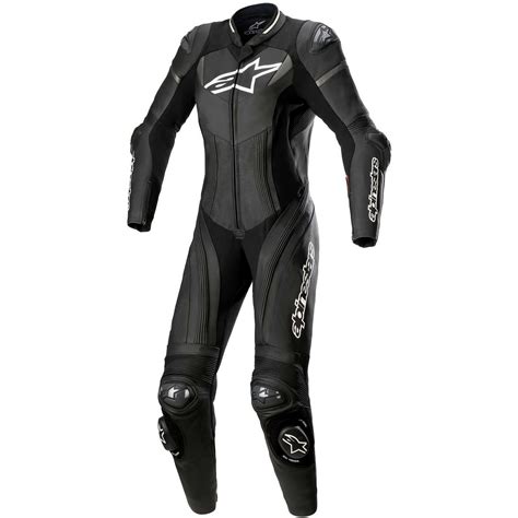 Tuta motoChi non si informa adeguatamente in anticipo corre il rischio di ricevere tuta moto che non hanno la funzione desiderata o sono realizzati con materiali di qualità inferiore. Se volete un prodotto che soddisfi al meglio le vostre aspettative, dovreste provare un tuta moto.
  <p>Per i prodotti si possono trovare test online e confronti tra i prodotti.  I confronti tra i prodotti possono aiutare a confrontare le diverse funzioni o proprietà dei diversi prodotti. Di seguito, spieghiamo perché la ricerca è importante e di cosa si dovrebbe essere consapevoli quando si acquista un articolo.
</p>

<h2>Acquisto di Tuta moto - criteri importanti</h2>

<p>Una lista di controllo può aiutarti a evitare di dover cercare informazioni sui prodotti su decine di siti web. Di seguito è riportato un esempio di una lista di controllo che può aiutarvi a trovare il prodotto giusto. Importanti criteri di acquisto includono, ad esempio:
</p><ul>
<li>Opinioni dei clienti</li>
<li>Confronti dei prezzi</li>
<li>Dettagli del prodotto</li>
<li>Termini e condizioni di consegna</li>
<li>Domande dei clienti e risposte dei marchi</li>
</ul>
<h2>Qual è l