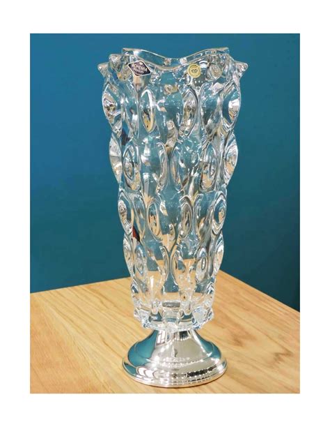 Vaso cristallo argentoChi non si informa adeguatamente in anticipo corre il rischio di ricevere vaso cristallo argento che non hanno la funzione desiderata o sono realizzati con materiali di qualità inferiore. Se volete un prodotto che soddisfi al meglio le vostre aspettative, dovreste provare un vaso cristallo argento.
  <p>Per i prodotti si possono trovare test online e confronti tra i prodotti.  I confronti tra i prodotti possono aiutare a confrontare le diverse funzioni o proprietà dei diversi prodotti. Di seguito, spieghiamo perché la ricerca è importante e di cosa si dovrebbe essere consapevoli quando si acquista un articolo.
</p>

<h2>Acquisto di Vaso cristallo argento - criteri importanti</h2>

<p>Una lista di controllo può aiutarti a evitare di dover cercare informazioni sui prodotti su decine di siti web. Di seguito è riportato un esempio di una lista di controllo che può aiutarvi a trovare il prodotto giusto. Importanti criteri di acquisto includono, ad esempio:
</p><ul>
<li>Opinioni dei clienti</li>
<li>Confronti dei prezzi</li>
<li>Dettagli del prodotto</li>
<li>Termini e condizioni di consegna</li>
<li>Domande dei clienti e risposte dei marchi</li>
</ul>
<h2>Qual è l