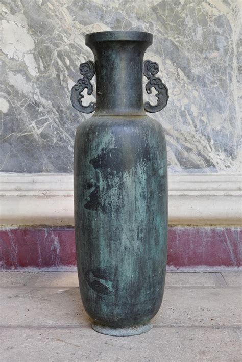 Vaso giappone metalloChi non si informa adeguatamente in anticipo corre il rischio di ricevere vaso giappone metallo che non hanno la funzione desiderata o sono realizzati con materiali di qualità inferiore. Se volete un prodotto che soddisfi al meglio le vostre aspettative, dovreste provare un vaso giappone metallo.
  <p>Per i prodotti si possono trovare test online e confronti tra i prodotti.  I confronti tra i prodotti possono aiutare a confrontare le diverse funzioni o proprietà dei diversi prodotti. Di seguito, spieghiamo perché la ricerca è importante e di cosa si dovrebbe essere consapevoli quando si acquista un articolo.
</p>

<h2>Acquisto di Vaso giappone metallo - criteri importanti</h2>

<p>Una lista di controllo può aiutarti a evitare di dover cercare informazioni sui prodotti su decine di siti web. Di seguito è riportato un esempio di una lista di controllo che può aiutarvi a trovare il prodotto giusto. Importanti criteri di acquisto includono, ad esempio:
</p><ul>
<li>Opinioni dei clienti</li>
<li>Confronti dei prezzi</li>
<li>Dettagli del prodotto</li>
<li>Termini e condizioni di consegna</li>
<li>Domande dei clienti e risposte dei marchi</li>
</ul>
<h2>Qual è l