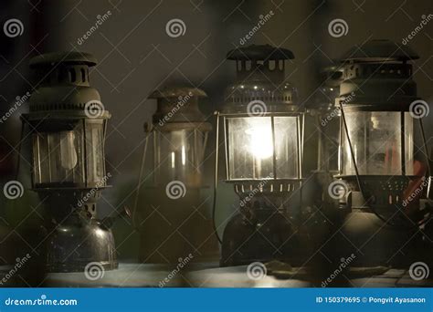 Vecchie lampadaChi non si informa adeguatamente in anticipo corre il rischio di ricevere vecchie lampada che non hanno la funzione desiderata o sono realizzati con materiali di qualità inferiore. Se volete un prodotto che soddisfi al meglio le vostre aspettative, dovreste provare un vecchie lampada.
  <p>Per i prodotti si possono trovare test online e confronti tra i prodotti.  I confronti tra i prodotti possono aiutare a confrontare le diverse funzioni o proprietà dei diversi prodotti. Di seguito, spieghiamo perché la ricerca è importante e di cosa si dovrebbe essere consapevoli quando si acquista un articolo.
</p>

<h2>Acquisto di Vecchie lampada - criteri importanti</h2>

<p>Una lista di controllo può aiutarti a evitare di dover cercare informazioni sui prodotti su decine di siti web. Di seguito è riportato un esempio di una lista di controllo che può aiutarvi a trovare il prodotto giusto. Importanti criteri di acquisto includono, ad esempio:
</p><ul>
<li>Opinioni dei clienti</li>
<li>Confronti dei prezzi</li>
<li>Dettagli del prodotto</li>
<li>Termini e condizioni di consegna</li>
<li>Domande dei clienti e risposte dei marchi</li>
</ul>
<h2>Qual è l