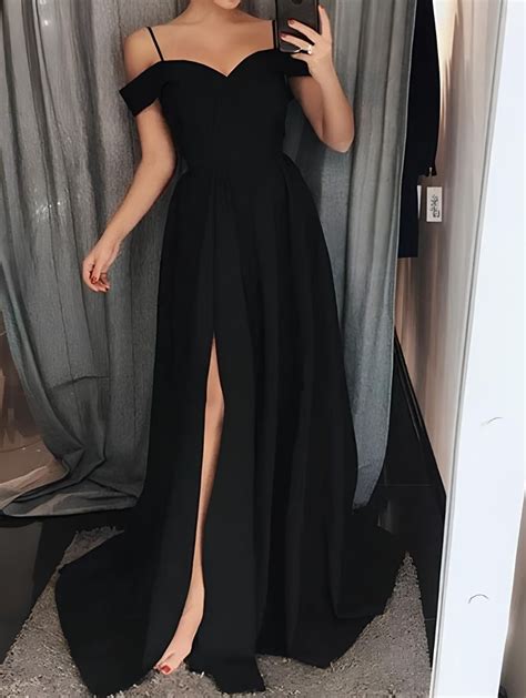 Vestito elegante neroChi non si informa adeguatamente in anticipo corre il rischio di ricevere vestito elegante nero che non hanno la funzione desiderata o sono realizzati con materiali di qualità inferiore. Se volete un prodotto che soddisfi al meglio le vostre aspettative, dovreste provare un vestito elegante nero.
  <p>Per i prodotti si possono trovare test online e confronti tra i prodotti.  I confronti tra i prodotti possono aiutare a confrontare le diverse funzioni o proprietà dei diversi prodotti. Di seguito, spieghiamo perché la ricerca è importante e di cosa si dovrebbe essere consapevoli quando si acquista un articolo.
</p>

<h2>Acquisto di Vestito elegante nero - criteri importanti</h2>

<p>Una lista di controllo può aiutarti a evitare di dover cercare informazioni sui prodotti su decine di siti web. Di seguito è riportato un esempio di una lista di controllo che può aiutarvi a trovare il prodotto giusto. Importanti criteri di acquisto includono, ad esempio:
</p><ul>
<li>Opinioni dei clienti</li>
<li>Confronti dei prezzi</li>
<li>Dettagli del prodotto</li>
<li>Termini e condizioni di consegna</li>
<li>Domande dei clienti e risposte dei marchi</li>
</ul>
<h2>Qual è l