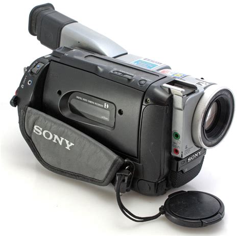 Videocamera digitale sonyChi non si informa adeguatamente in anticipo corre il rischio di ricevere videocamera digitale sony che non hanno la funzione desiderata o sono realizzati con materiali di qualità inferiore. Se volete un prodotto che soddisfi al meglio le vostre aspettative, dovreste provare un videocamera digitale sony.
  <p>Per i prodotti si possono trovare test online e confronti tra i prodotti.  I confronti tra i prodotti possono aiutare a confrontare le diverse funzioni o proprietà dei diversi prodotti. Di seguito, spieghiamo perché la ricerca è importante e di cosa si dovrebbe essere consapevoli quando si acquista un articolo.
</p>

<h2>Acquisto di Videocamera digitale sony - criteri importanti</h2>

<p>Una lista di controllo può aiutarti a evitare di dover cercare informazioni sui prodotti su decine di siti web. Di seguito è riportato un esempio di una lista di controllo che può aiutarvi a trovare il prodotto giusto. Importanti criteri di acquisto includono, ad esempio:
</p><ul>
<li>Opinioni dei clienti</li>
<li>Confronti dei prezzi</li>
<li>Dettagli del prodotto</li>
<li>Termini e condizioni di consegna</li>
<li>Domande dei clienti e risposte dei marchi</li>
</ul>
<h2>Qual è l
