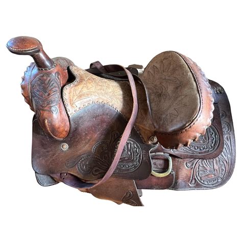 Vintage saddleChi non si informa adeguatamente in anticipo corre il rischio di ricevere vintage saddle che non hanno la funzione desiderata o sono realizzati con materiali di qualità inferiore. Se volete un prodotto che soddisfi al meglio le vostre aspettative, dovreste provare un vintage saddle.
  <p>Per i prodotti si possono trovare test online e confronti tra i prodotti.  I confronti tra i prodotti possono aiutare a confrontare le diverse funzioni o proprietà dei diversi prodotti. Di seguito, spieghiamo perché la ricerca è importante e di cosa si dovrebbe essere consapevoli quando si acquista un articolo.
</p>

<h2>Acquisto di Vintage saddle - criteri importanti</h2>

<p>Una lista di controllo può aiutarti a evitare di dover cercare informazioni sui prodotti su decine di siti web. Di seguito è riportato un esempio di una lista di controllo che può aiutarvi a trovare il prodotto giusto. Importanti criteri di acquisto includono, ad esempio:
</p><ul>
<li>Opinioni dei clienti</li>
<li>Confronti dei prezzi</li>
<li>Dettagli del prodotto</li>
<li>Termini e condizioni di consegna</li>
<li>Domande dei clienti e risposte dei marchi</li>
</ul>
<h2>Qual è l