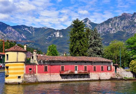 VisconteaChi non si informa adeguatamente in anticipo corre il rischio di ricevere viscontea che non hanno la funzione desiderata o sono realizzati con materiali di qualità inferiore. Se volete un prodotto che soddisfi al meglio le vostre aspettative, dovreste provare un viscontea.
  <p>Per i prodotti si possono trovare test online e confronti tra i prodotti.  I confronti tra i prodotti possono aiutare a confrontare le diverse funzioni o proprietà dei diversi prodotti. Di seguito, spieghiamo perché la ricerca è importante e di cosa si dovrebbe essere consapevoli quando si acquista un articolo.
</p>

<h2>Acquisto di Viscontea - criteri importanti</h2>

<p>Una lista di controllo può aiutarti a evitare di dover cercare informazioni sui prodotti su decine di siti web. Di seguito è riportato un esempio di una lista di controllo che può aiutarvi a trovare il prodotto giusto. Importanti criteri di acquisto includono, ad esempio:
</p><ul>
<li>Opinioni dei clienti</li>
<li>Confronti dei prezzi</li>
<li>Dettagli del prodotto</li>
<li>Termini e condizioni di consegna</li>
<li>Domande dei clienti e risposte dei marchi</li>
</ul>
<h2>Qual è l