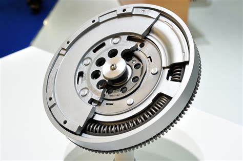 Volano bimassa golfChi non si informa adeguatamente in anticipo corre il rischio di ricevere volano bimassa golf che non hanno la funzione desiderata o sono realizzati con materiali di qualità inferiore. Se volete un prodotto che soddisfi al meglio le vostre aspettative, dovreste provare un volano bimassa golf.
  <p>Per i prodotti si possono trovare test online e confronti tra i prodotti.  I confronti tra i prodotti possono aiutare a confrontare le diverse funzioni o proprietà dei diversi prodotti. Di seguito, spieghiamo perché la ricerca è importante e di cosa si dovrebbe essere consapevoli quando si acquista un articolo.
</p>

<h2>Acquisto di Volano bimassa golf - criteri importanti</h2>

<p>Una lista di controllo può aiutarti a evitare di dover cercare informazioni sui prodotti su decine di siti web. Di seguito è riportato un esempio di una lista di controllo che può aiutarvi a trovare il prodotto giusto. Importanti criteri di acquisto includono, ad esempio:
</p><ul>
<li>Opinioni dei clienti</li>
<li>Confronti dei prezzi</li>
<li>Dettagli del prodotto</li>
<li>Termini e condizioni di consegna</li>
<li>Domande dei clienti e risposte dei marchi</li>
</ul>
<h2>Qual è l