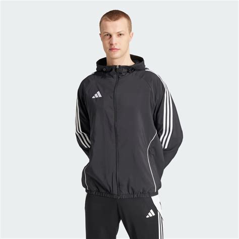 Windbreaker adidasChi non si informa adeguatamente in anticipo corre il rischio di ricevere windbreaker adidas che non hanno la funzione desiderata o sono realizzati con materiali di qualità inferiore. Se volete un prodotto che soddisfi al meglio le vostre aspettative, dovreste provare un windbreaker adidas.
  <p>Per i prodotti si possono trovare test online e confronti tra i prodotti.  I confronti tra i prodotti possono aiutare a confrontare le diverse funzioni o proprietà dei diversi prodotti. Di seguito, spieghiamo perché la ricerca è importante e di cosa si dovrebbe essere consapevoli quando si acquista un articolo.
</p>

<h2>Acquisto di Windbreaker adidas - criteri importanti</h2>

<p>Una lista di controllo può aiutarti a evitare di dover cercare informazioni sui prodotti su decine di siti web. Di seguito è riportato un esempio di una lista di controllo che può aiutarvi a trovare il prodotto giusto. Importanti criteri di acquisto includono, ad esempio:
</p><ul>
<li>Opinioni dei clienti</li>
<li>Confronti dei prezzi</li>
<li>Dettagli del prodotto</li>
<li>Termini e condizioni di consegna</li>
<li>Domande dei clienti e risposte dei marchi</li>
</ul>
<h2>Qual è l