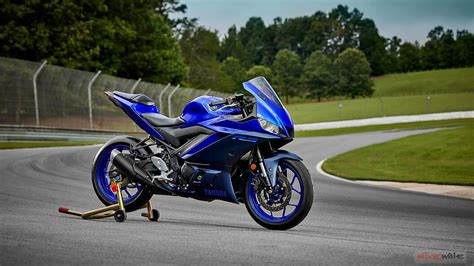 Yamaha r3Chi non si informa adeguatamente in anticipo corre il rischio di ricevere yamaha r3 che non hanno la funzione desiderata o sono realizzati con materiali di qualità inferiore. Se volete un prodotto che soddisfi al meglio le vostre aspettative, dovreste provare un yamaha r3.
  <p>Per i prodotti si possono trovare test online e confronti tra i prodotti.  I confronti tra i prodotti possono aiutare a confrontare le diverse funzioni o proprietà dei diversi prodotti. Di seguito, spieghiamo perché la ricerca è importante e di cosa si dovrebbe essere consapevoli quando si acquista un articolo.
</p>

<h2>Acquisto di Yamaha r3 - criteri importanti</h2>

<p>Una lista di controllo può aiutarti a evitare di dover cercare informazioni sui prodotti su decine di siti web. Di seguito è riportato un esempio di una lista di controllo che può aiutarvi a trovare il prodotto giusto. Importanti criteri di acquisto includono, ad esempio:
</p><ul>
<li>Opinioni dei clienti</li>
<li>Confronti dei prezzi</li>
<li>Dettagli del prodotto</li>
<li>Termini e condizioni di consegna</li>
<li>Domande dei clienti e risposte dei marchi</li>
</ul>
<h2>Qual è l